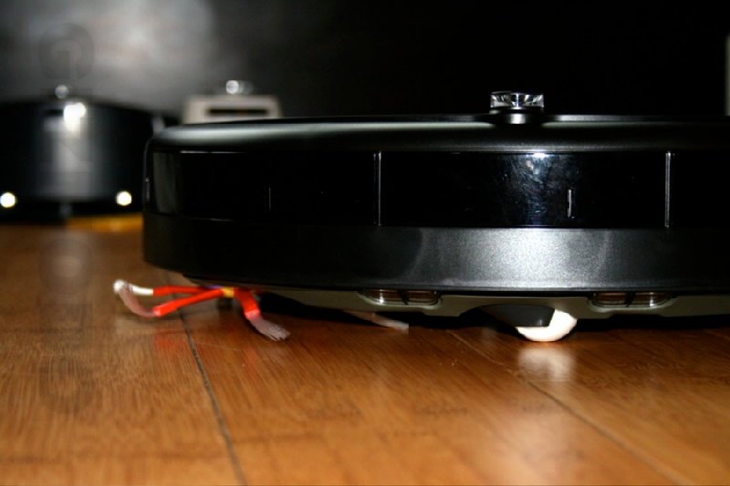 Illustration for article titled Mod-Friendly 5th Gen iRobot Roomba - First Vacuum